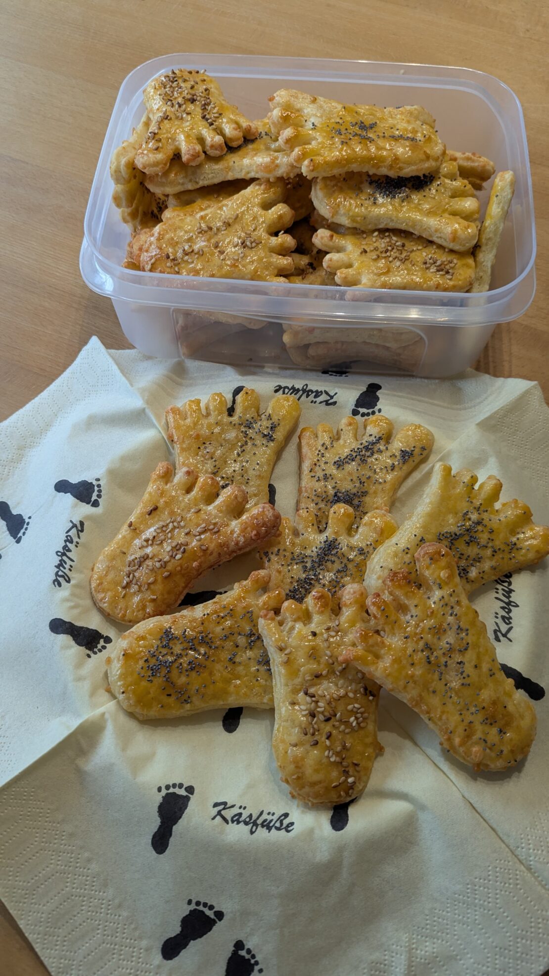 Käsfüßle (Käsemürbteig)